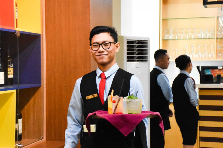 Pelayanan Food and Beverage Service